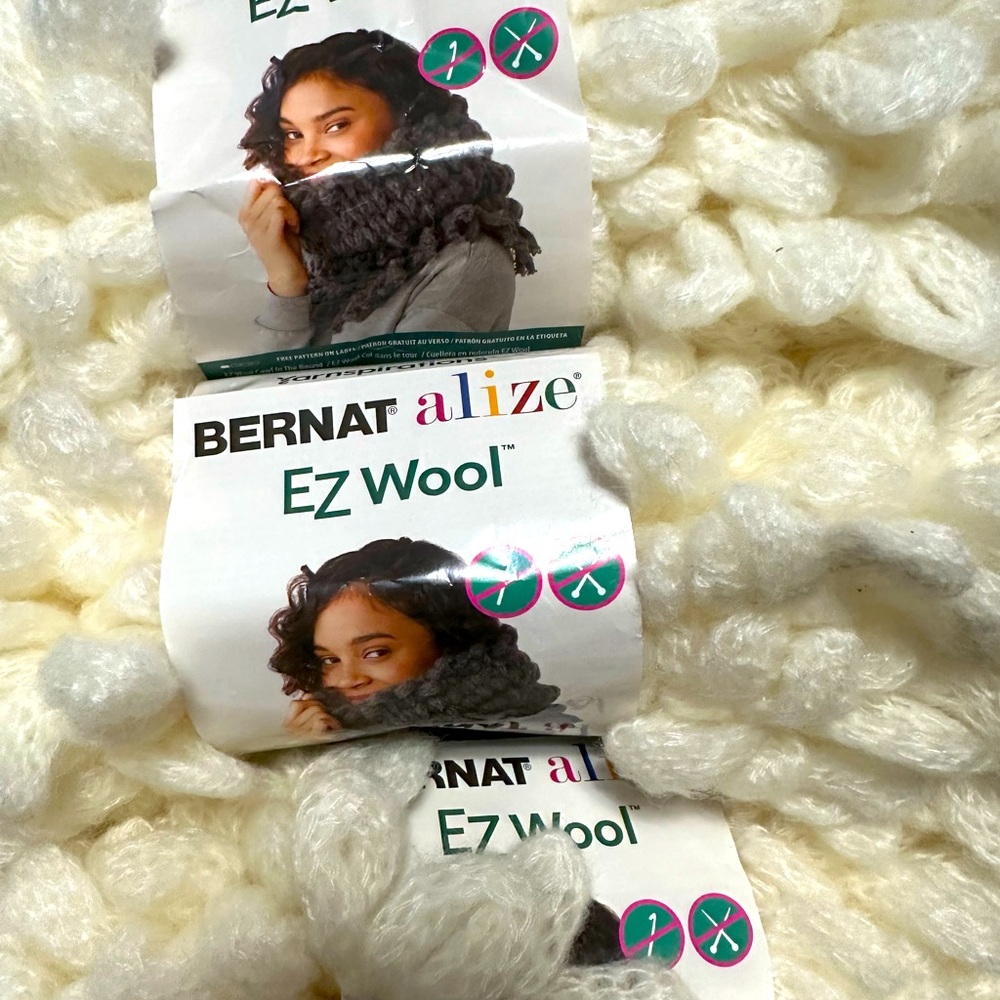 Bernat Alize EZ Wool Yarn Lot 4 Skeins Cream